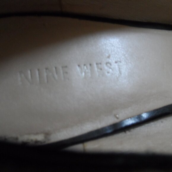 Nine West Black Leather Heels- Size 9M - Picture 12 of 16